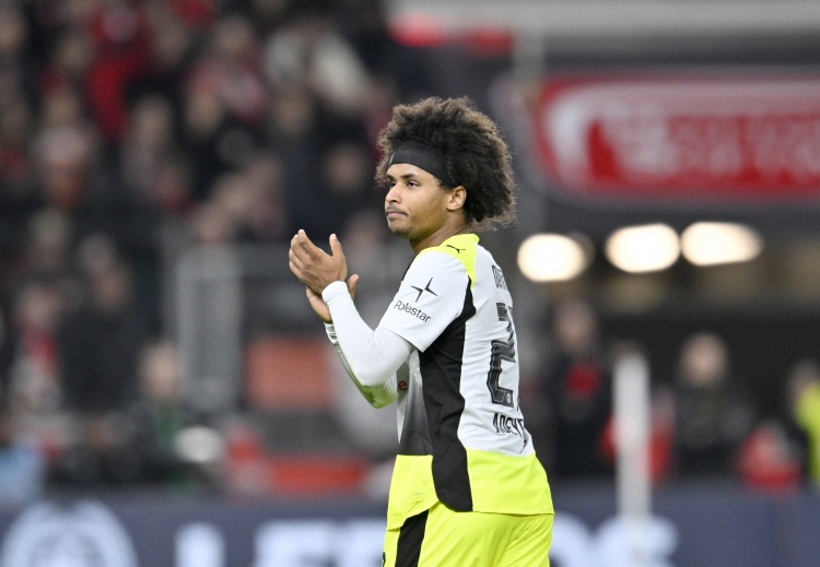 stakeapp-体图：多特本轮赢球后，阿德耶米在赛后一个人提前离开更衣室